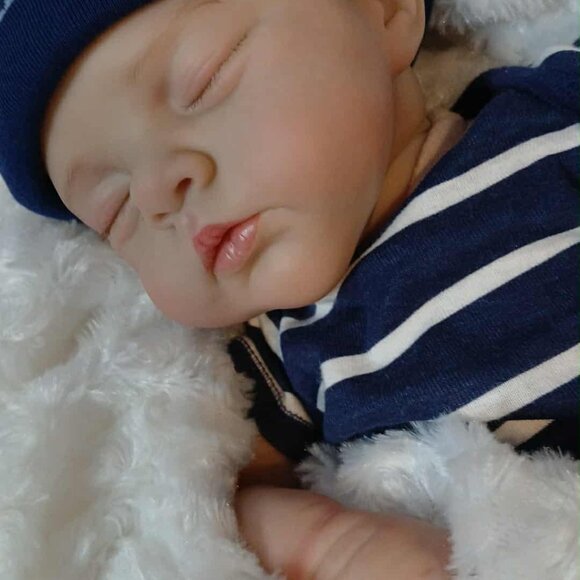 Realistic Sleeping Baby Doll - Reborn Style - Collectors  Kids Toy - Picture 6 of 8